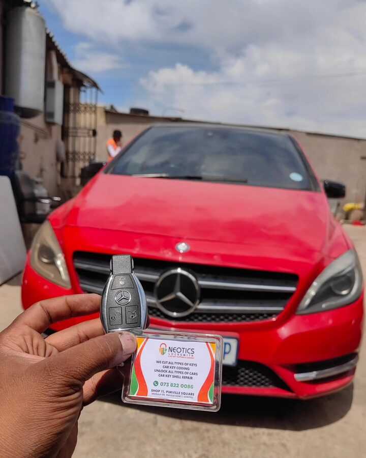 2013 Mercedes-Benz B200 — All keys lost — new semi-smart key supplied and programmed