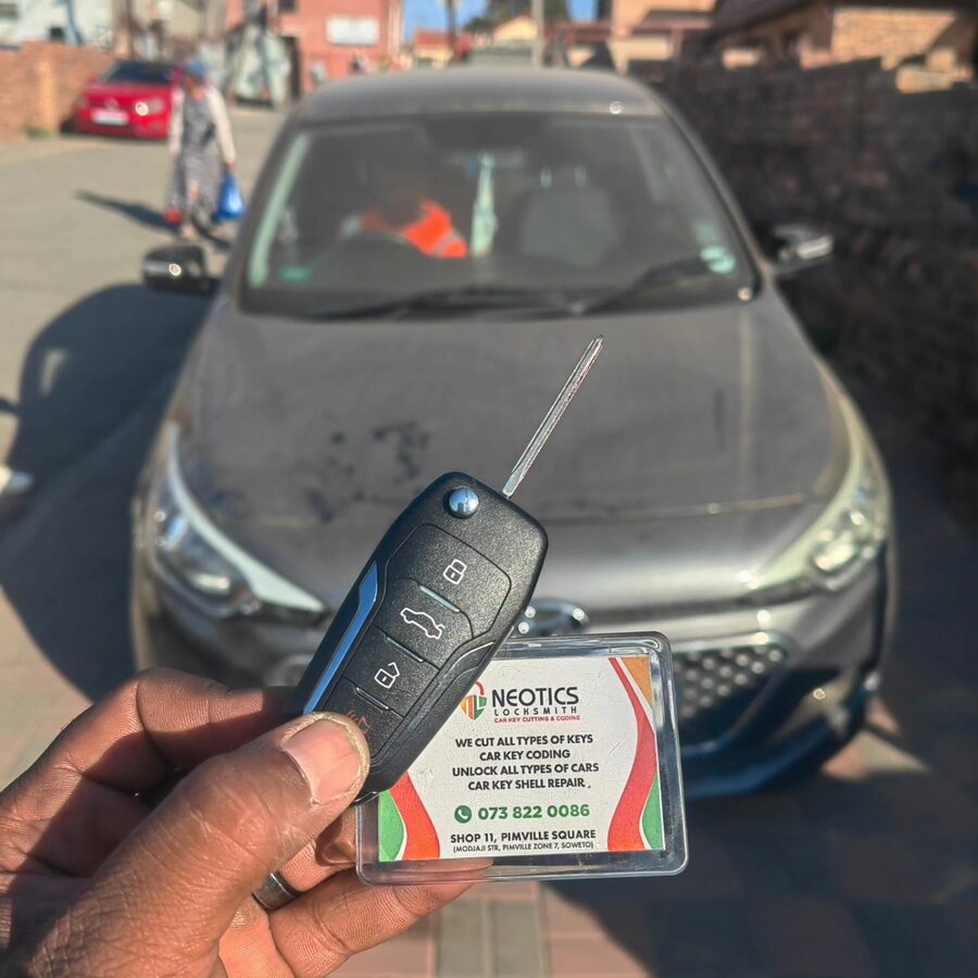 2017 Hyundai i20 — All keys lost — new remote key cut and programmed — R3 000